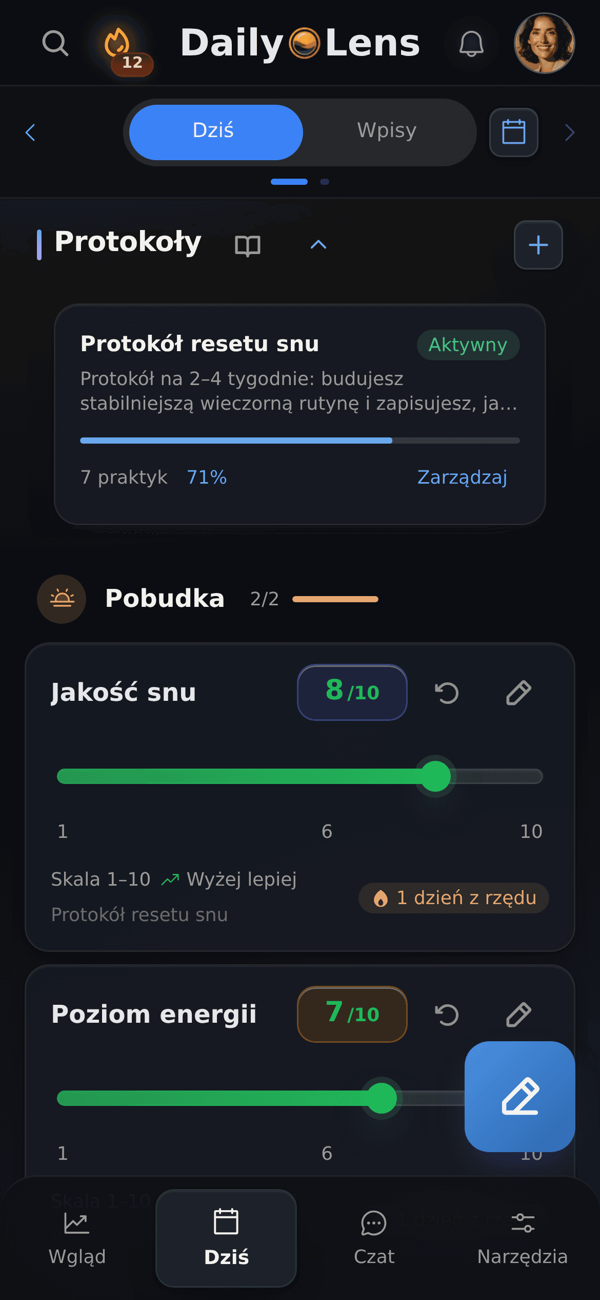 Ekran Dziś w DailyLens z protokołem snu i praktykami pogrupowanymi według pory dnia